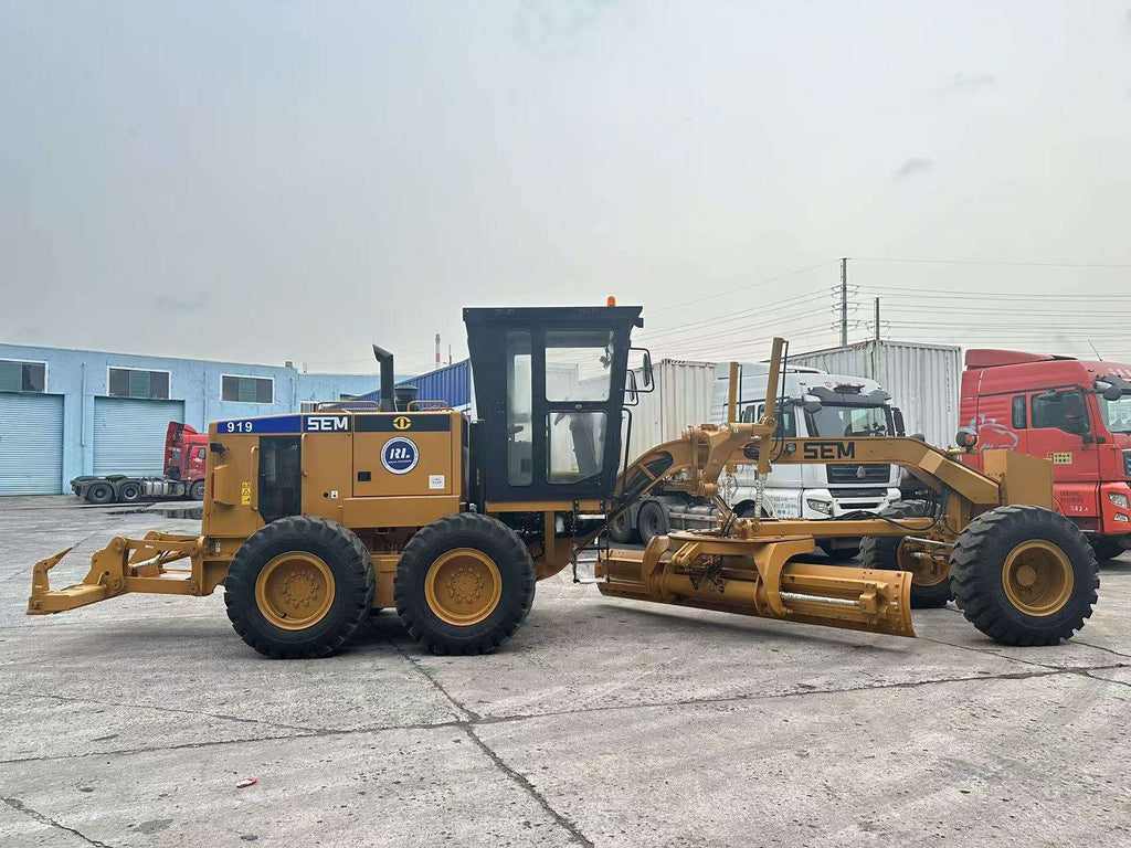 Heavy-Duty Motor Grader – 140HP Road Grading Machine for Construction & Road Maintenance | Hydraulic Control System