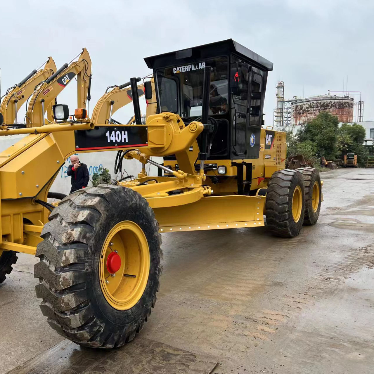 Heavy-Duty Motor Grader – 140HP Road Grading Machine for Construction & Road Maintenance | Hydraulic Control System