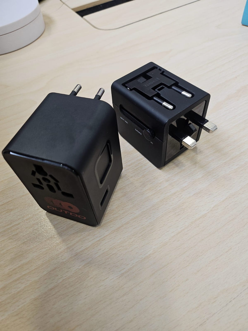 Multi-Functional Travel Adapter Converter | Universal Plug with GaN Fast Charging | US/EU/UK/AU Compatible Travel Adapter